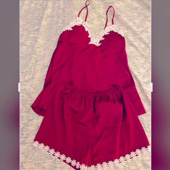 Red silky pajama set - Picture 1 of 5